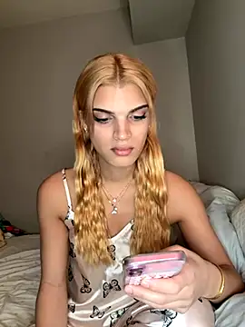 AriDaBratzDoll online show from 26, 9, 2025