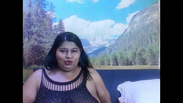 Snapshot of indianhoney694u chatting on 5, 3, 2026 indianhoney694u online show from 5, 3, 2026