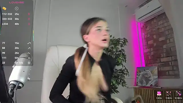 Blessed Molly online show from 6, 10, 2025