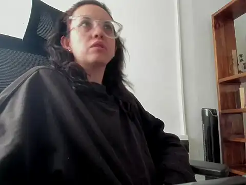 dalila macherano1 online show from 1, 12, 2025