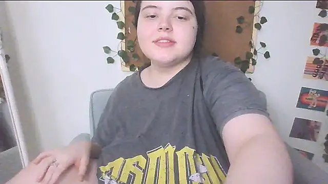 Snapshot of brattyprincessemma chatting on 12, 9, 2025 brattyprincessemma online show from 12, 9, 2025