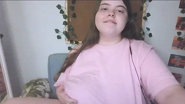 Snapshot of brattyprincessemma chatting on 18, 9, 2025 brattyprincessemma online show from 18, 9, 2025