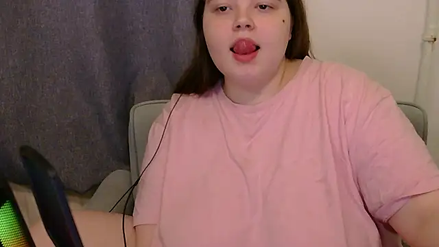 Snapshot of brattyprincessemma chatting on 12, 11, 2025 brattyprincessemma online show from 12, 11, 2025