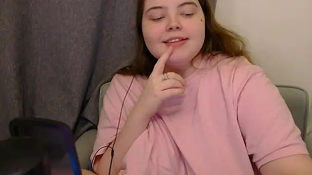 Snapshot of brattyprincessemma chatting on 18, 11, 2025 brattyprincessemma online show from 18, 11, 2025