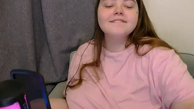 Snapshot of brattyprincessemma chatting on 21, 11, 2025 brattyprincessemma online show from 21, 11, 2025