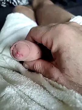 Snapshot of FleetedMusing chatting on 8, 11, 2025 FleetedMusing online show from 8, 11, 2025