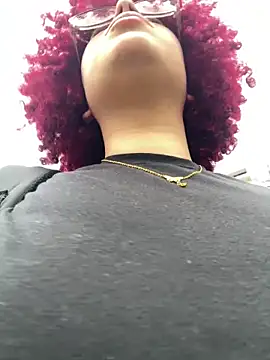 Snapshot of Enyagleam_ chatting on 10, 10, 2025 Enyagleam online show from 10, 10, 2025