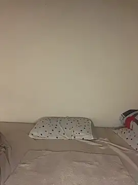 Snapshot of Enyagleam_ chatting on 16, 11, 2025 Enyagleam online show from 16, 11, 2025