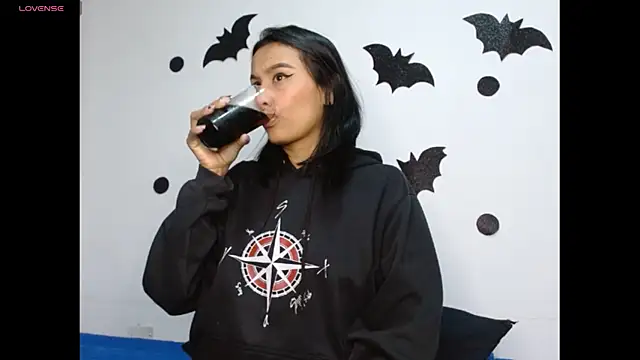 Gia Lee online show from 24, 10, 2025