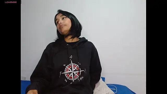 Gia Lee online show from 3, 12, 2025