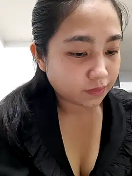 Snapshot of Minn-cute chatting on 3, 11, 2025 Minn-cute online show from 3, 11, 2025