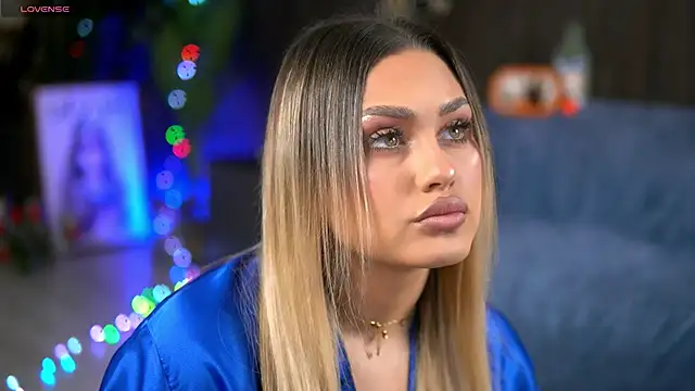 Snapshot of KayaAzur chatting on 28, 10, 2025 KayaAzur online show from 28, 10, 2025