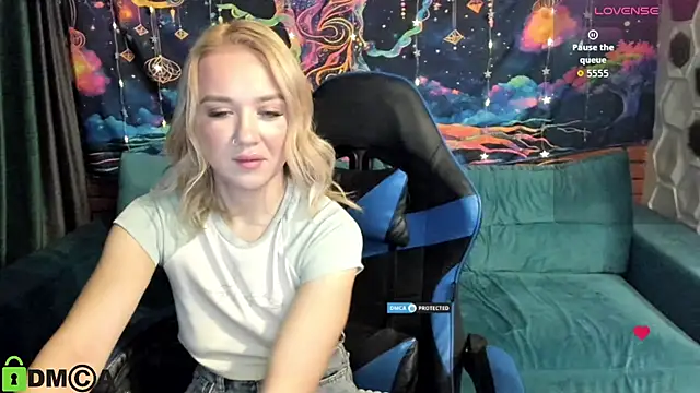 CrystalGirl99 online show from 2, 2, 2026