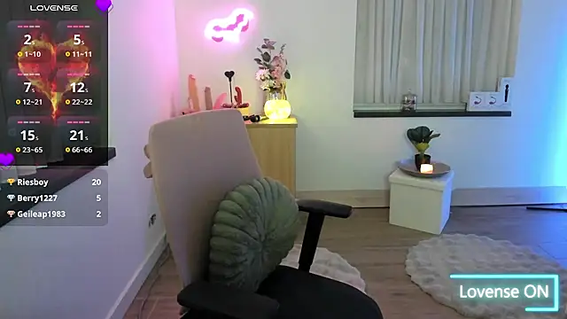 Miss Lucifer6 online show from 16, 4, 2026