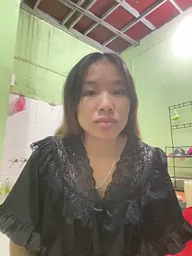 Snapshot of QueenLink chatting on 3, 10, 2025 QueenLink online show from 3, 10, 2025