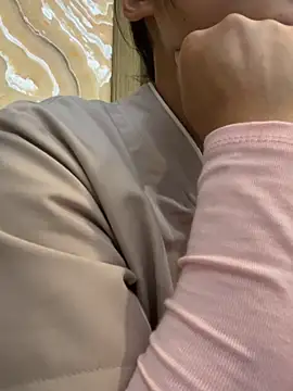 Snapshot of QueenLink chatting on 6, 10, 2025 QueenLink online show from 6, 10, 2025