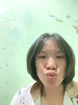 Snapshot of QueenLink chatting on 5, 11, 2025 QueenLink online show from 5, 11, 2025