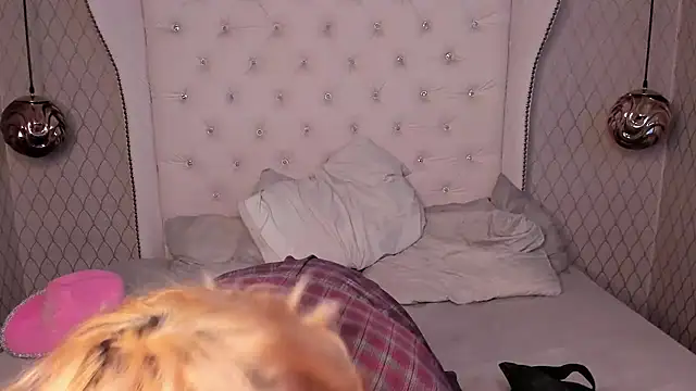 Snapshot of OliIverr22 chatting on 28, 10, 2025 OliIverr22 online show from 28, 10, 2025