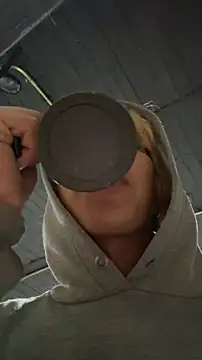 Snapshot of OliIverr22 chatting on 3, 11, 2025 OliIverr22 online show from 3, 11, 2025