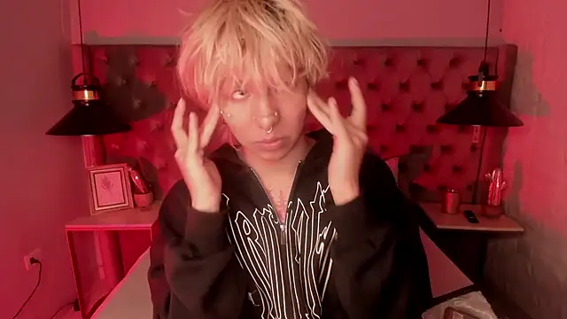 Snapshot of OliIverr22 chatting on 2, 12, 2025 OliIverr22 online show from 2, 12, 2025