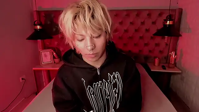 Snapshot of OliIverr22 chatting on 3, 12, 2025 OliIverr22 online show from 3, 12, 2025