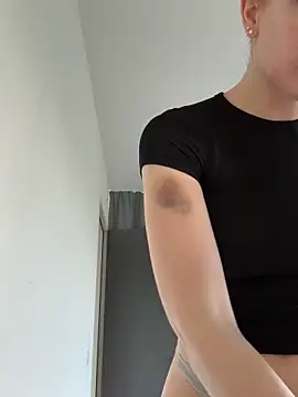 Chloemillerrxx online show from 22, 9, 2025