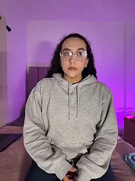 Snapshot of alehia_cute chatting on 22, 5, 2026 alehia cute online show from 22, 5, 2026