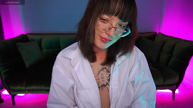 Snapshot of Pixie_Peachh chatting on 28, 10, 2025 Pixie Peachh online show from 28, 10, 2025