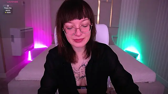 Snapshot of Pixie_Peachh chatting on 9, 11, 2025 Pixie Peachh online show from 9, 11, 2025