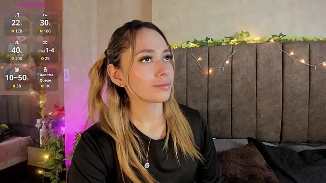 LanaMills  online show from 10, 2, 2026