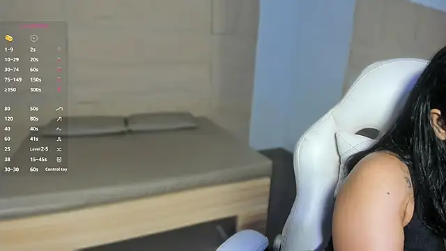 HannahMontgomery online show from 5, 2, 2026