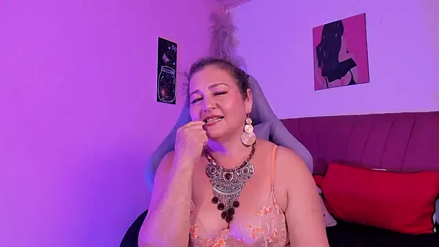 PalomaLombardi online show from 3, 2, 2026