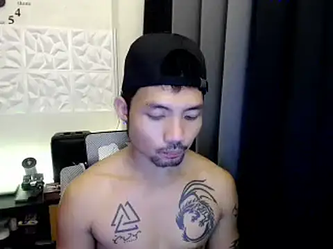 Snapshot of Thefriskyasian chatting on 2, 10, 2025 Thefriskyasian online show from 2, 10, 2025