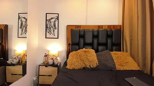 Snapshot of GiorgineTaylor chatting on 8, 10, 2025 GiorgineTaylor online show from 8, 10, 2025