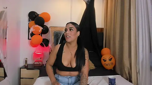 Snapshot of GiorgineTaylor chatting on 27, 10, 2025 GiorgineTaylor online show from 27, 10, 2025