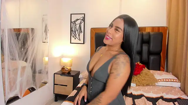 Snapshot of GiorgineTaylor chatting on 6, 11, 2025 GiorgineTaylor online show from 6, 11, 2025