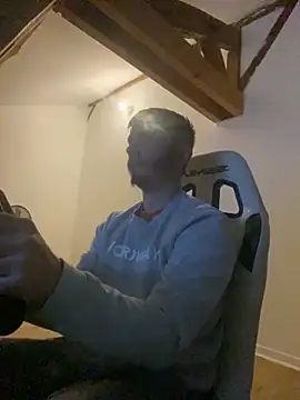 Snapshot of coupleamateurfun23 chatting on 4, 12, 2025 coupleamateurfun23 online show from 4, 12, 2025