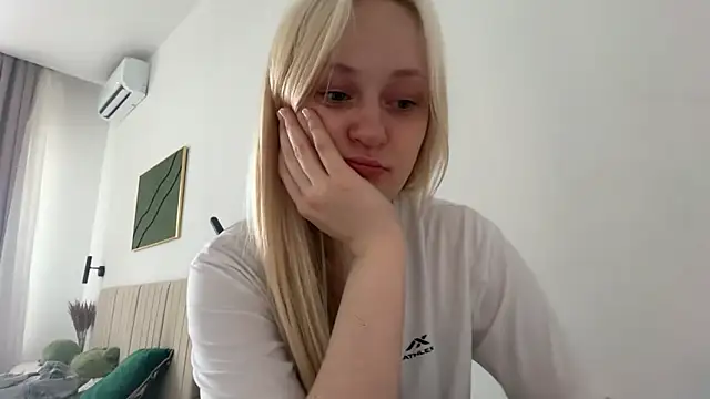 Snapshot of HeyMonkey_ chatting on 15, 5, 2026 HeyMonkey online show from 15, 5, 2026