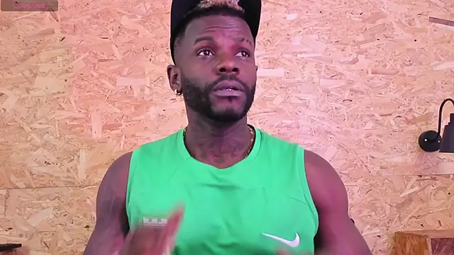 Snapshot of santiblack7 chatting on 21, 11, 2025 santiblack7 online show from 21, 11, 2025