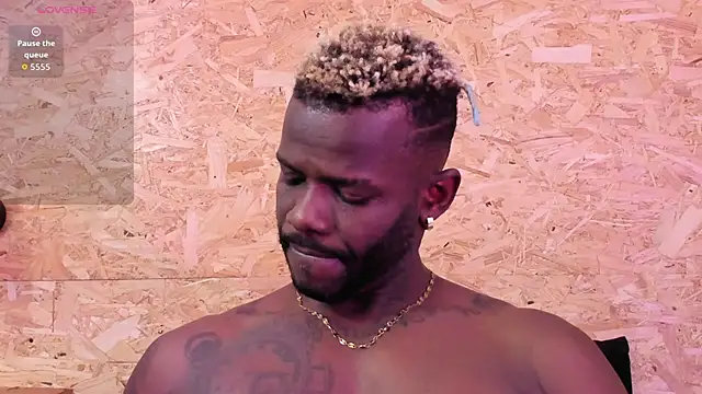 Snapshot of santiblack7 chatting on 5, 12, 2025 santiblack7 online show from 5, 12, 2025