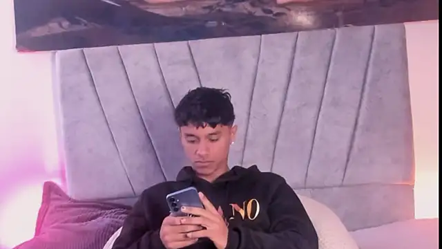 Snapshot of ZYZZ1312 chatting on 2, 12, 2025 ZYZZ1312 online show from 2, 12, 2025