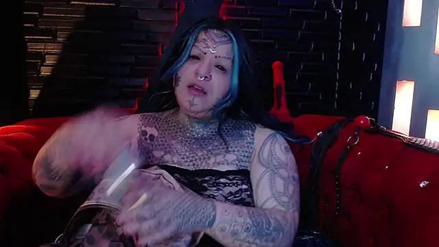 Snapshot of Venus_Rock chatting on 17, 11, 2025 Venus Rock online show from 17, 11, 2025