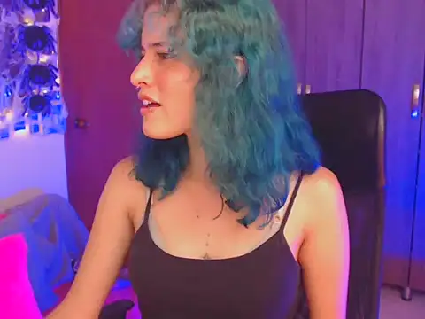 Snapshot of LITTLENAMI_ chatting on 14, 10, 2025 LITTLENAMI  online show from 14, 10, 2025