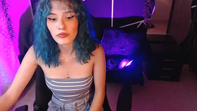 Snapshot of LITTLENAMI_ chatting on 18, 10, 2025 LITTLENAMI  online show from 18, 10, 2025