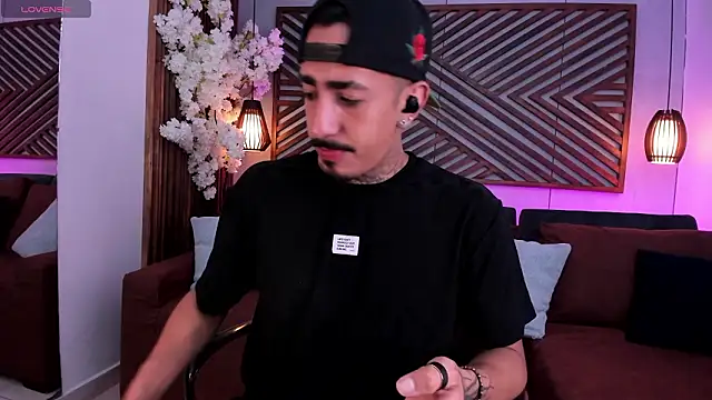 Donovan Desmond online show from 7, 3, 2026