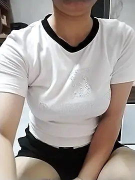 Snapshot of Mie_rose chatting on 19, 10, 2025 Mie rose online show from 19, 10, 2025