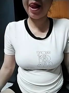 Snapshot of Mie_rose chatting on 25, 4, 2026 Mie rose online show from 25, 4, 2026
