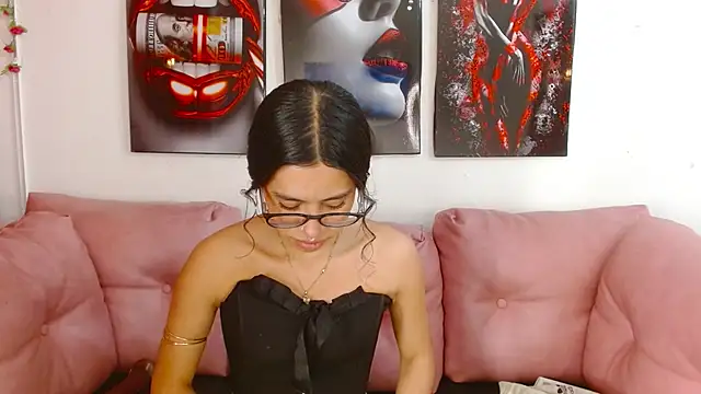 Miahotcs1 online show from 12, 4, 2026