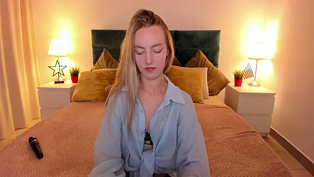 Snapshot of mishapallmer chatting on 19, 9, 2025 mishapallmer online show from 19, 9, 2025