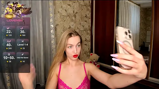 Snapshot of mishapallmer chatting on 28, 11, 2025 mishapallmer online show from 28, 11, 2025